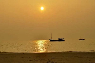 Bình minh và Hoàng hôn trên đảo Quan Lạn – thời gian như ngừng trôi Bình minh và Hoàng hôn trên đảo Quan Lạn – thời gian như ngừng trôi