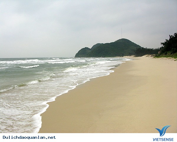 Nên tham quan Minh Châu Quan Lạn một lần trong đời - Ảnh 1 Nên tham quan Minh Châu Quan Lạn một lần trong đời - Ảnh 1