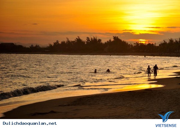 Ngắm bình minh trên đảo Quan Lạn vào cuối tuần - Ảnh 3 Ngắm bình minh trên đảo Quan Lạn vào cuối tuần - Ảnh 3