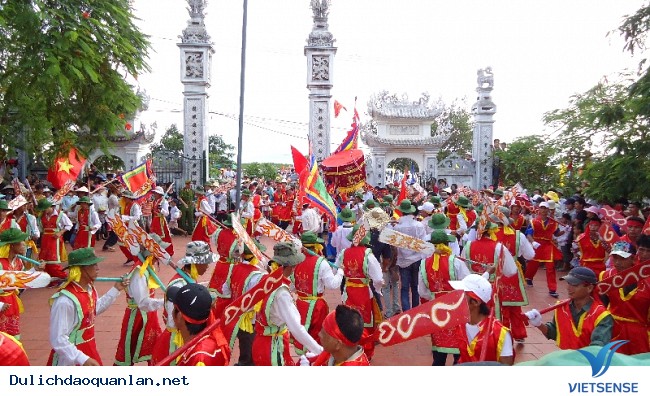 Khám phá lễ hội truyền thống Đình Quan Lạn - Ảnh 3 Khám phá lễ hội truyền thống Đình Quan Lạn - Ảnh 3