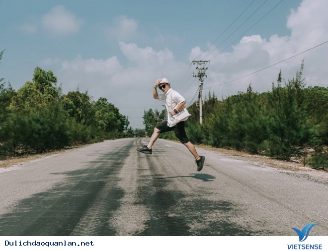 Trục đường chính trên đảo