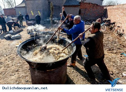 Nồi Mì Khổng Lồ Ở Trung Quốc Thu Hút Hơn 2000 Người Ăn - Ảnh 6 Nồi Mì Khổng Lồ Ở Trung Quốc Thu Hút Hơn 2000 Người Ăn - Ảnh 6