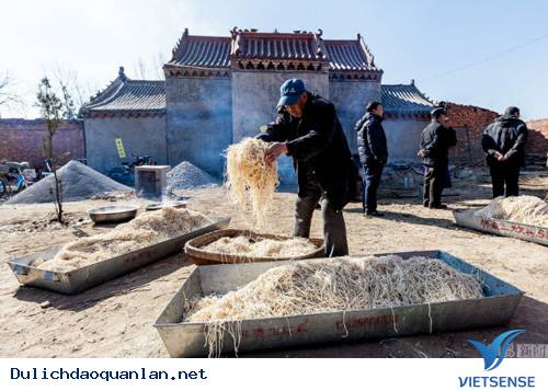 Nồi Mì Khổng Lồ Ở Trung Quốc Thu Hút Hơn 2000 Người Ăn - Ảnh 3 Nồi Mì Khổng Lồ Ở Trung Quốc Thu Hút Hơn 2000 Người Ăn - Ảnh 3