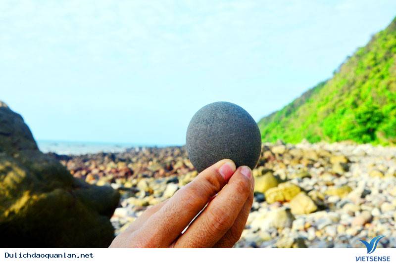 Tận Hưởng Những Ngày Bình Yên Bên Bãi Biển Sơn Hào Quan Lạn - Ảnh 2