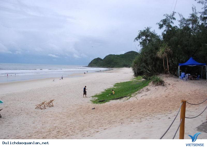 Tận Hưởng Những Ngày Bình Yên Bên Bãi Biển Sơn Hào Quan Lạn - Ảnh 1